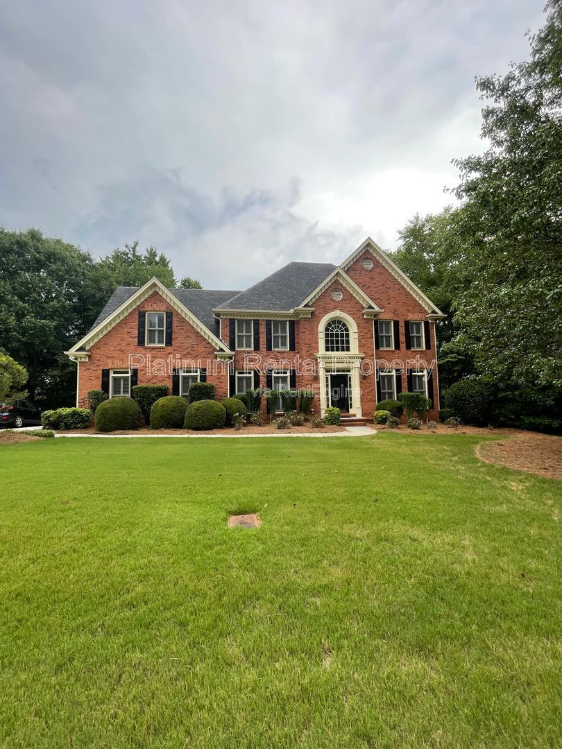 Stunning & exquisite 5 bedroom home on fully finished basement by Platinum Property Management Services, Inc. property image