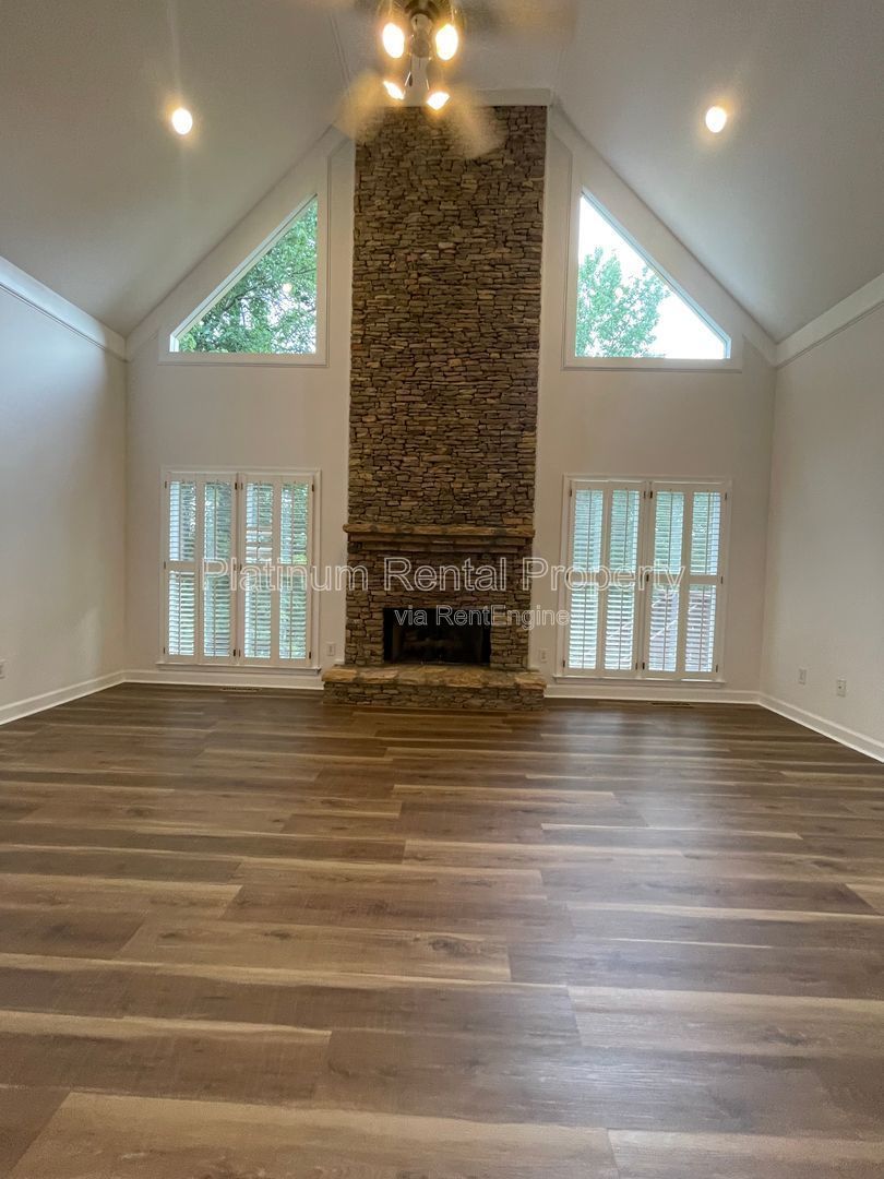 Stunning & exquisite 5 bedroom home on fully finished basement by Platinum Property Management Services, Inc. property image