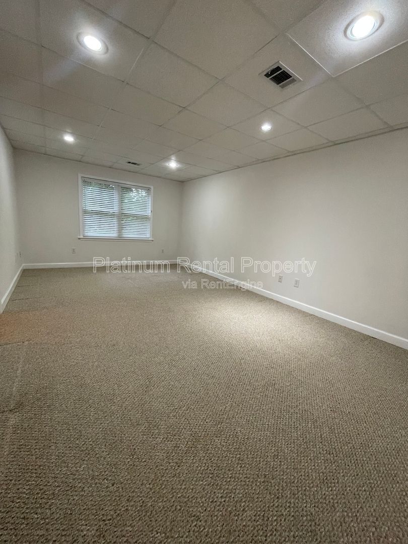 Stunning & exquisite 5 bedroom home on fully finished basement by Platinum Property Management Services, Inc. property image