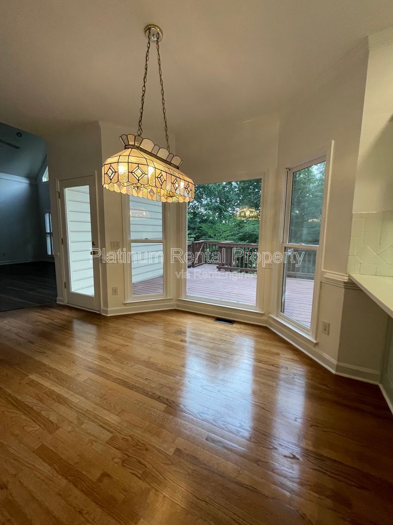 Stunning & exquisite 5 bedroom home on fully finished basement by Platinum Property Management Services, Inc. property image