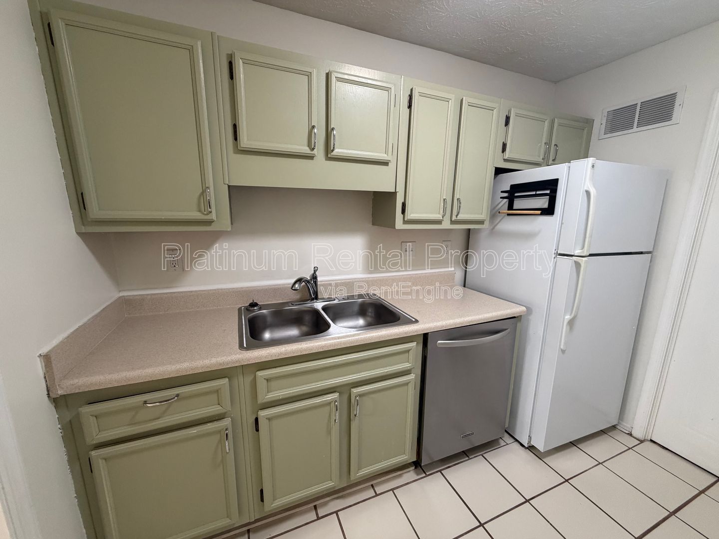 Beautiful UPDATED 2 bedroom condo near Truist Park in Smyrna for rent by Platinum Property Management Services, Inc. property image