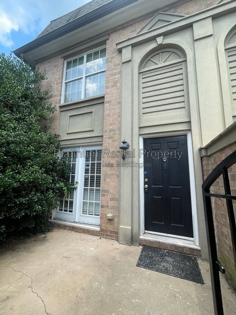 Wonderful opportunity to live in convenient Sandy Springs at an unbeatable price! This awesome one bedroom is featured by Platinum Property Management Services, Inc. property image