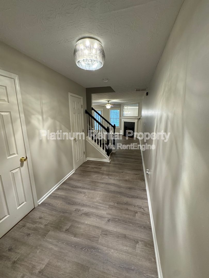 1823 Broadway St property image