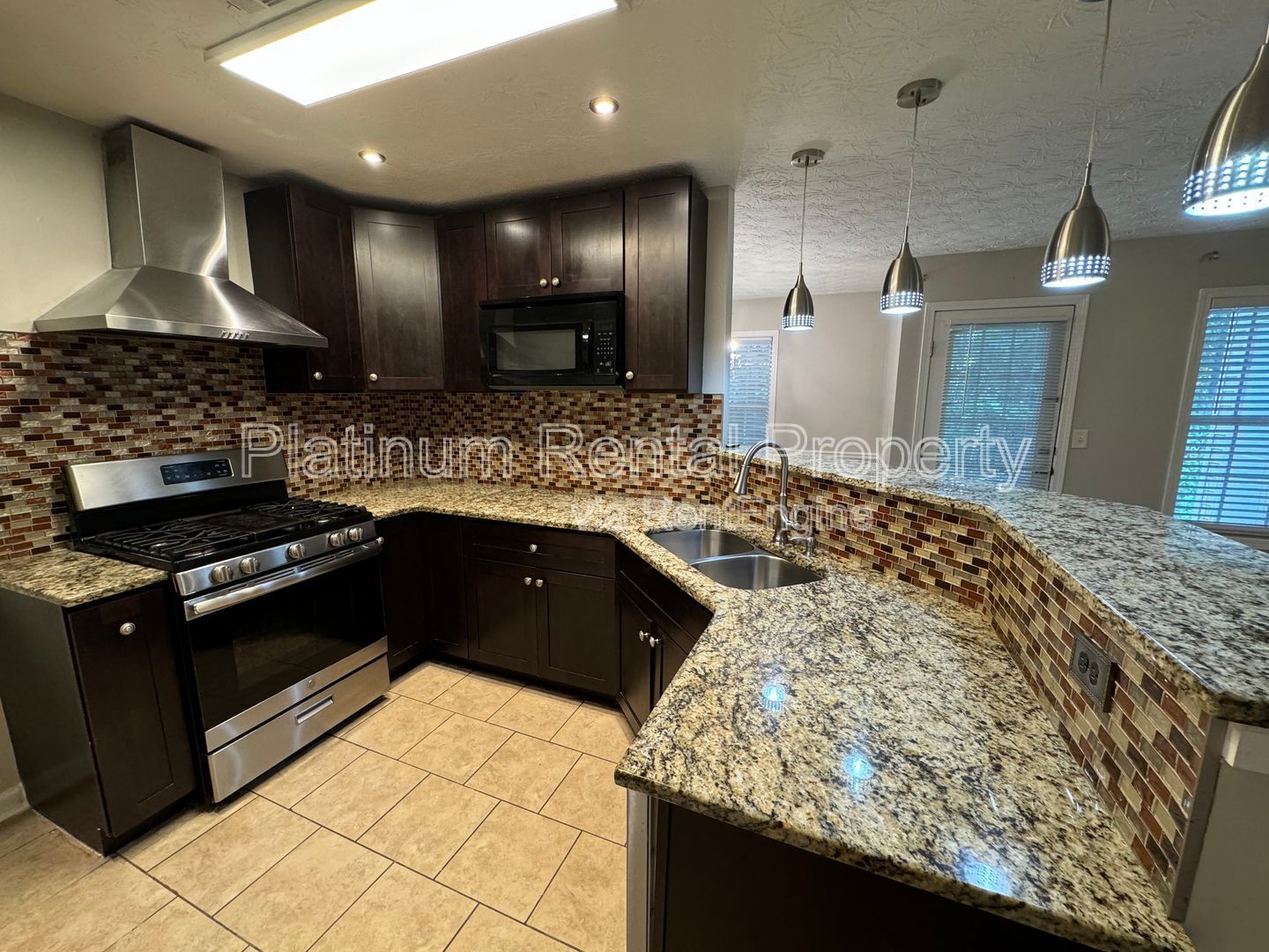 1823 Broadway St property image