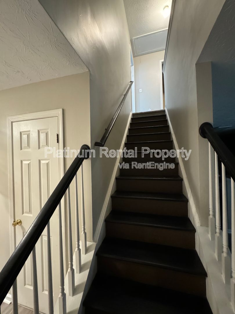 1823 Broadway St property image
