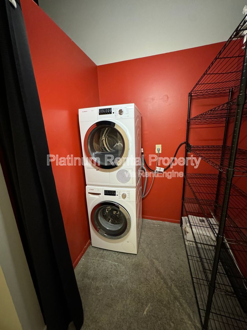 LOCATION, LOCATION, LOCATION! Gorgeous, downtown 2-story 3 bedroom loft in Atlanta by Platinum Property Management Services, Inc. property image