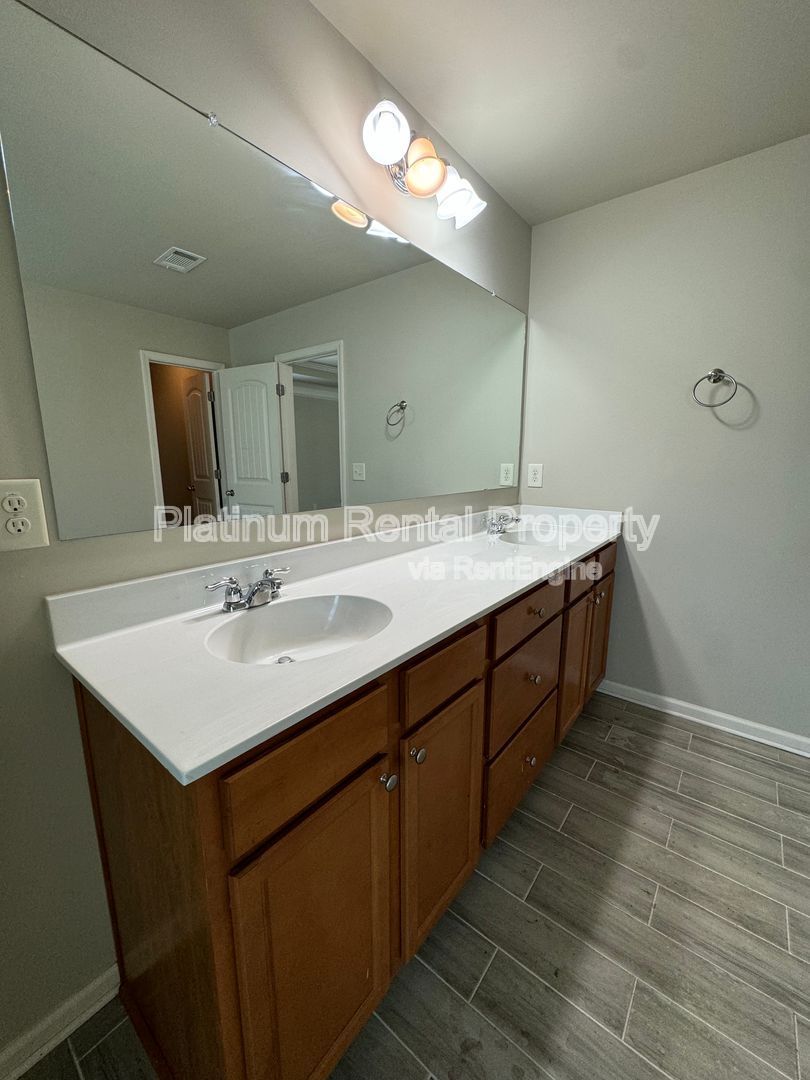 Beautiful 5 bedroom home in Cumming by Platinum Property Management Services, Inc. property image