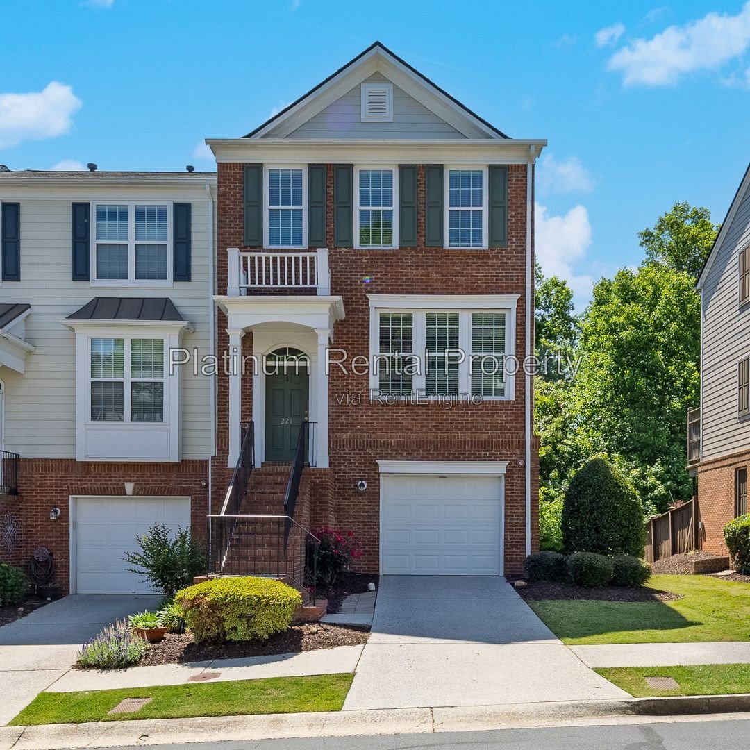 Fabulous, 3 Bedroom, END UNIT townhome in desirable Woodstock by Platinum Property Management Services, Inc. property image