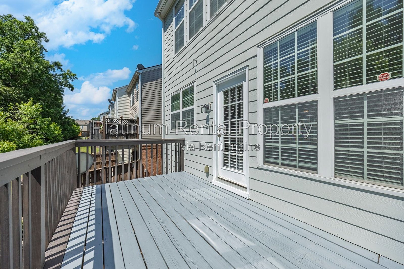 Fabulous, 3 Bedroom, END UNIT townhome in desirable Woodstock by Platinum Property Management Services, Inc. property image