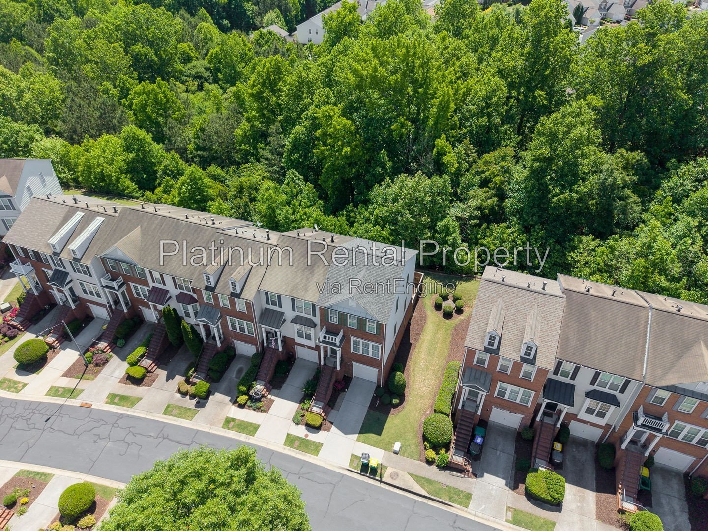 Fabulous, 3 Bedroom, END UNIT townhome in desirable Woodstock by Platinum Property Management Services, Inc. property image