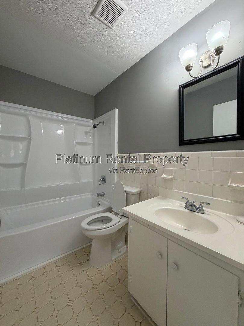 1 bedroom unit in Monroe for rent by Platinum Property Management Services, Inc. property image