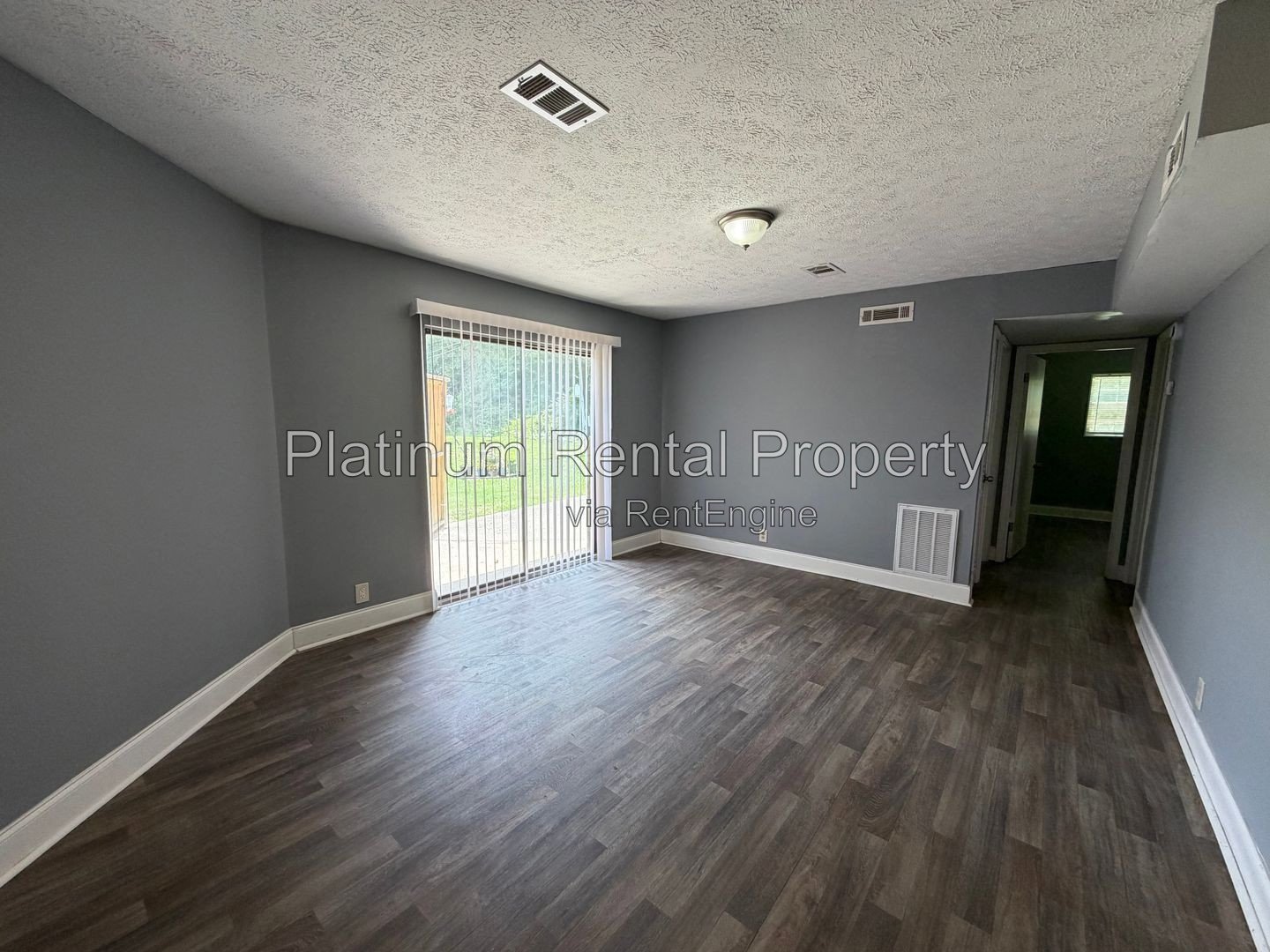 Well maintained 2 bedroom unit in Monroe for rent by Platinum Property Management Services, Inc. property image