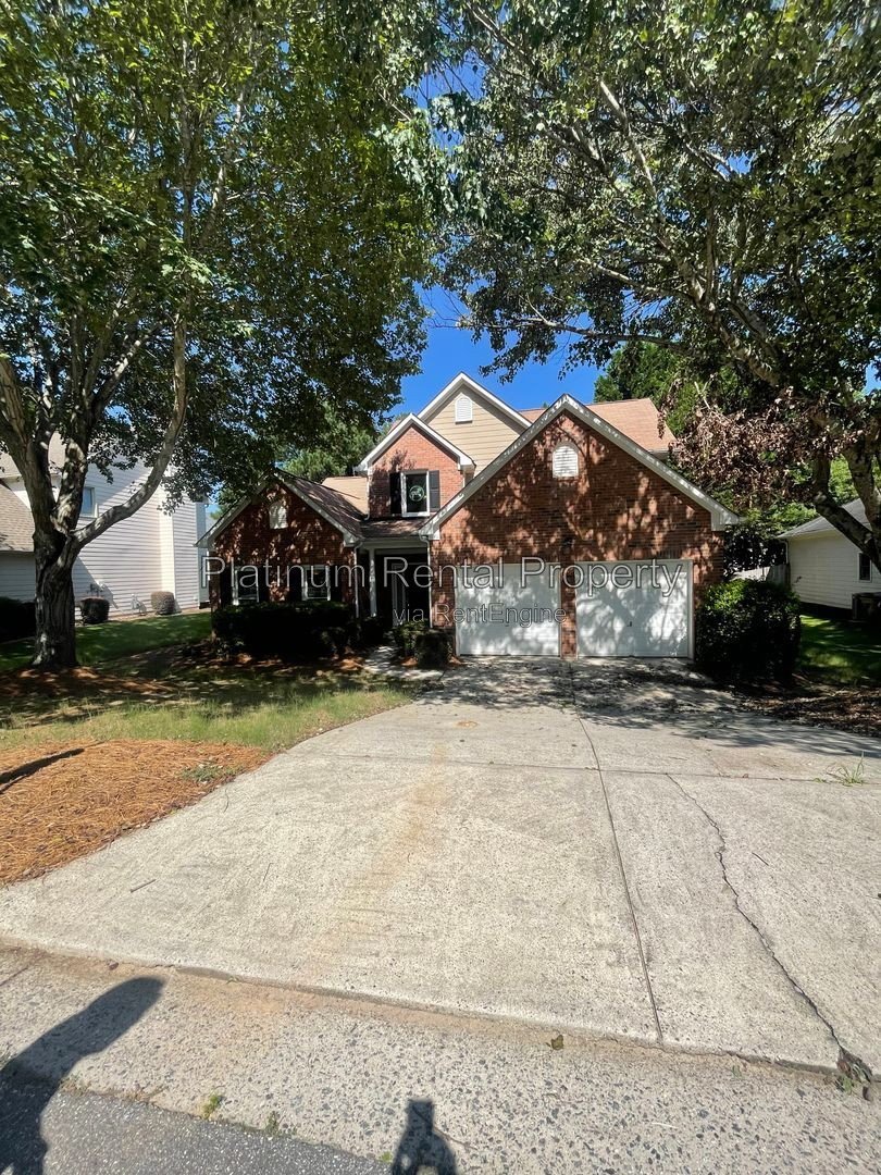 Wonderful, 3 bedroom home with primary suite on the main in one of the most sought after areas in Suwanee, by Platinum Property Management Services, Inc. property image