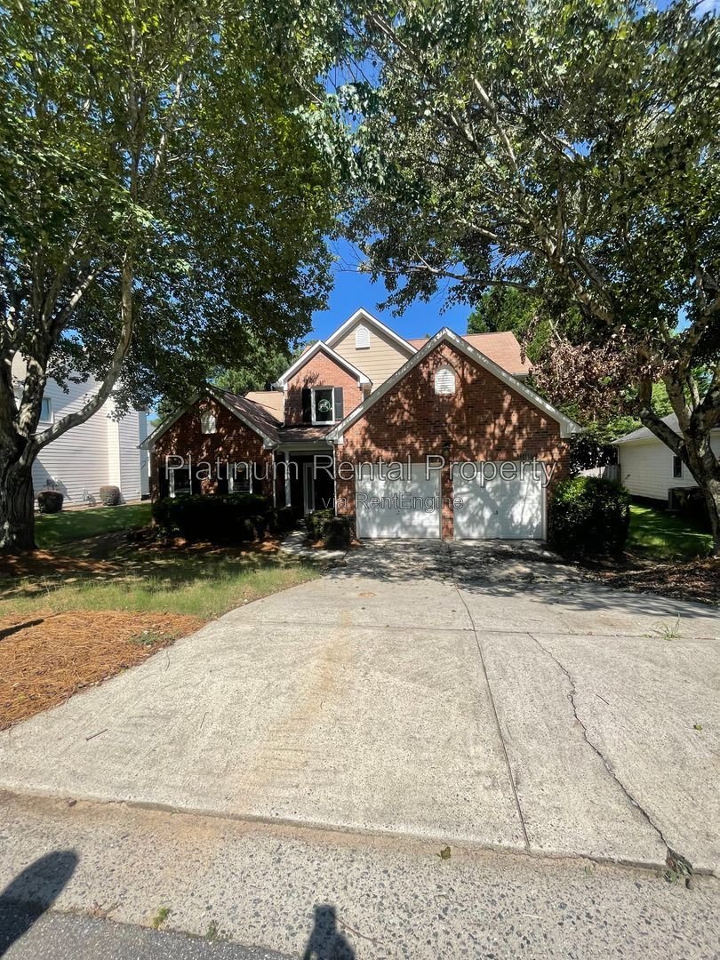 Wonderful, 3 bedroom home with primary suite on the main in one of the most sought after areas in Suwanee, by Platinum Property Management Services, Inc. property image