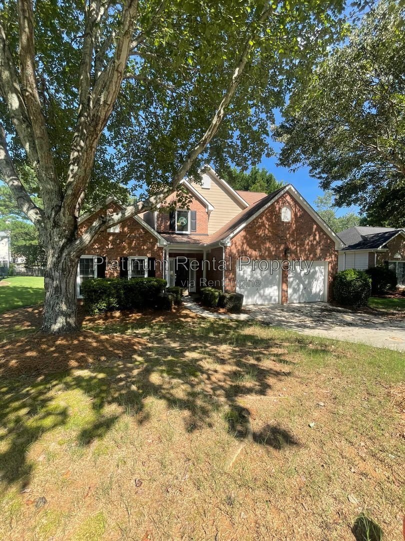 Wonderful, 3 bedroom home with primary suite on the main in one of the most sought after areas in Suwanee, by Platinum Property Management Services, Inc. property image