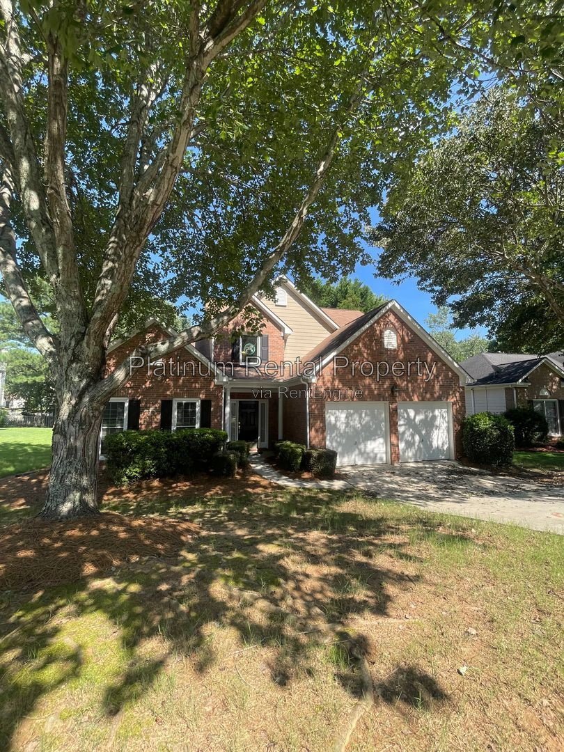 Wonderful, 3 bedroom home with primary suite on the main in one of the most sought after areas in Suwanee, by Platinum Property Management Services, Inc. property image