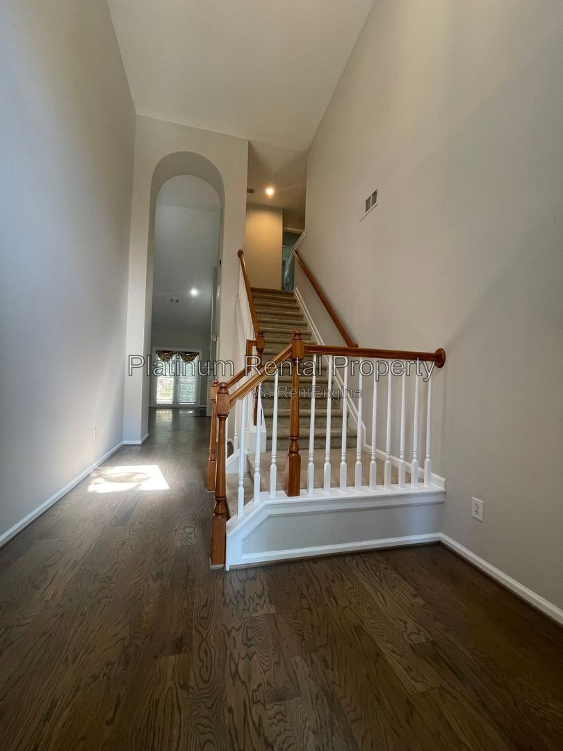 Wonderful, 3 bedroom home with primary suite on the main in one of the most sought after areas in Suwanee, by Platinum Property Management Services, Inc. property image