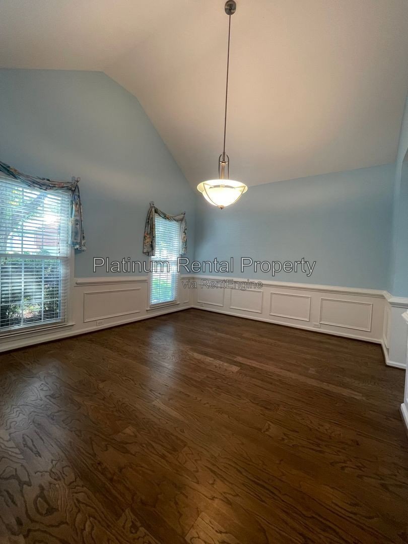 Wonderful, 3 bedroom home with primary suite on the main in one of the most sought after areas in Suwanee, by Platinum Property Management Services, Inc. property image