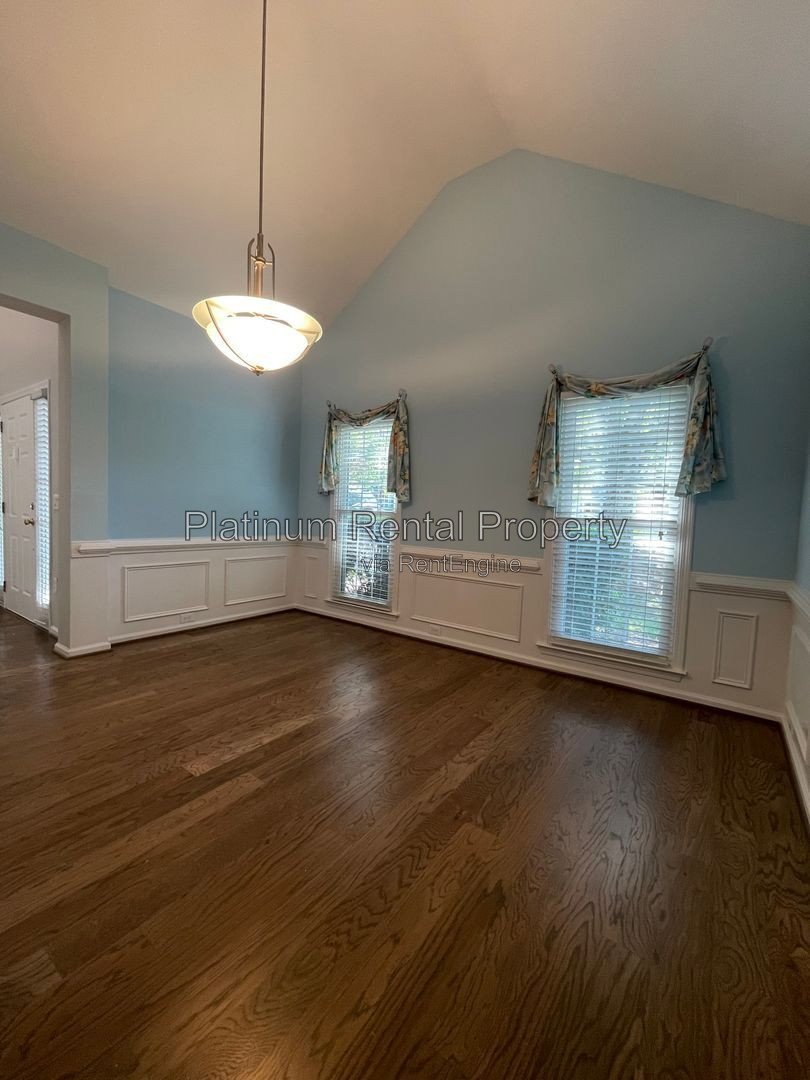 Wonderful, 3 bedroom home with primary suite on the main in one of the most sought after areas in Suwanee, by Platinum Property Management Services, Inc. property image