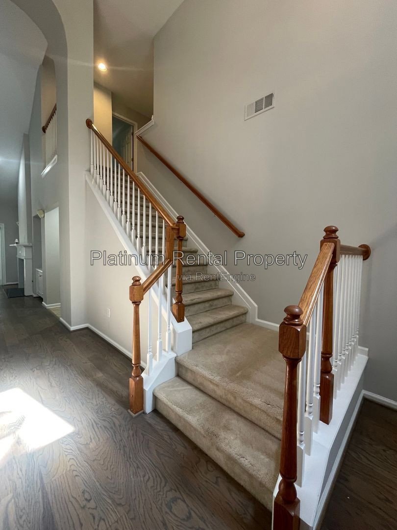 Wonderful, 3 bedroom home with primary suite on the main in one of the most sought after areas in Suwanee, by Platinum Property Management Services, Inc. property image