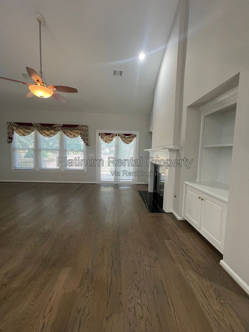 Wonderful, 3 bedroom home with primary suite on the main in one of the most sought after areas in Suwanee, by Platinum Property Management Services, Inc. property image
