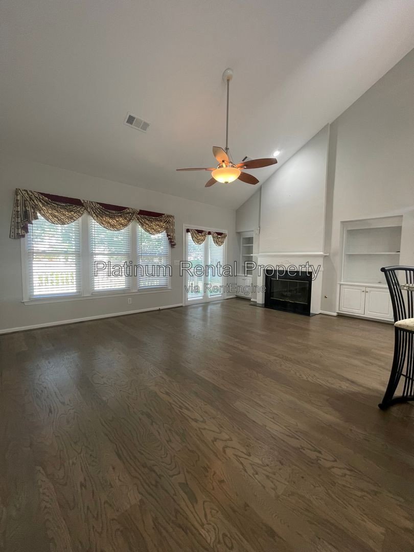Wonderful, 3 bedroom home with primary suite on the main in one of the most sought after areas in Suwanee, by Platinum Property Management Services, Inc. property image