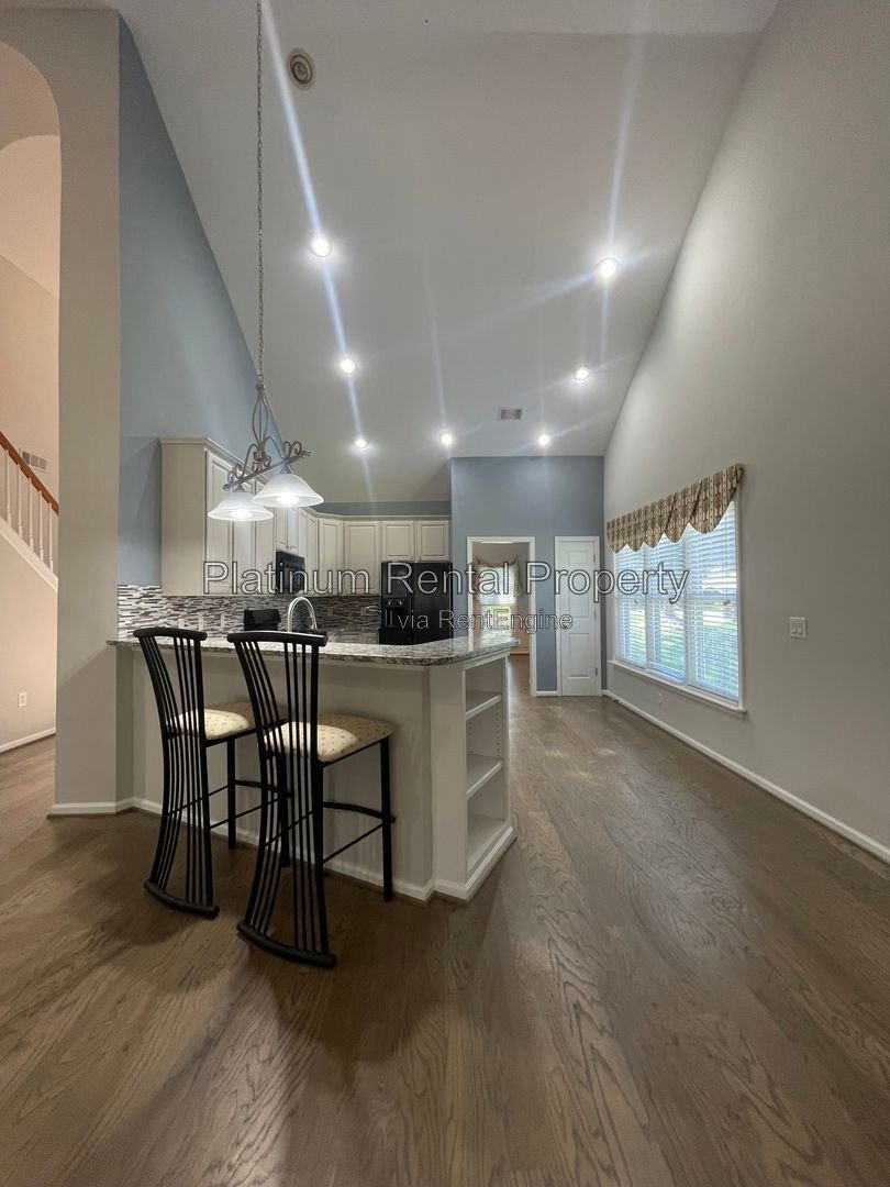 Wonderful, 3 bedroom home with primary suite on the main in one of the most sought after areas in Suwanee, by Platinum Property Management Services, Inc. property image