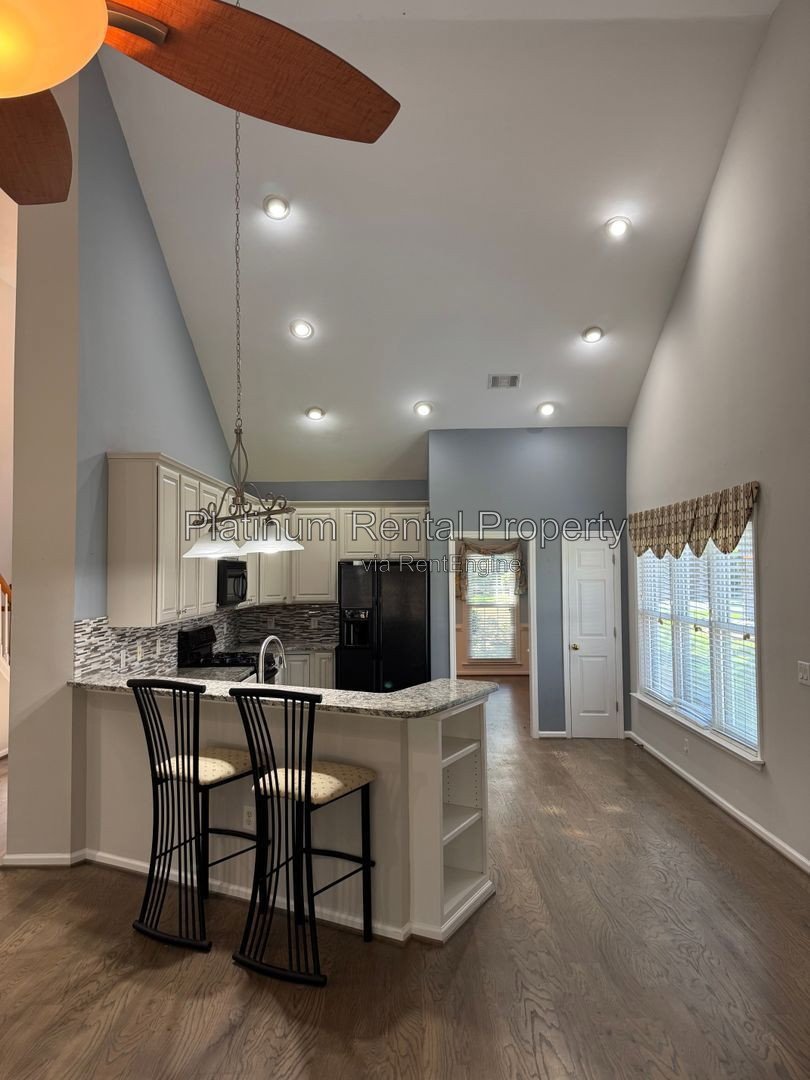 Wonderful, 3 bedroom home with primary suite on the main in one of the most sought after areas in Suwanee, by Platinum Property Management Services, Inc. property image
