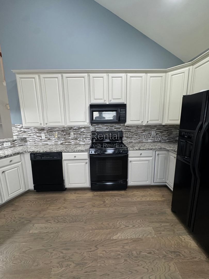 Wonderful, 3 bedroom home with primary suite on the main in one of the most sought after areas in Suwanee, by Platinum Property Management Services, Inc. property image