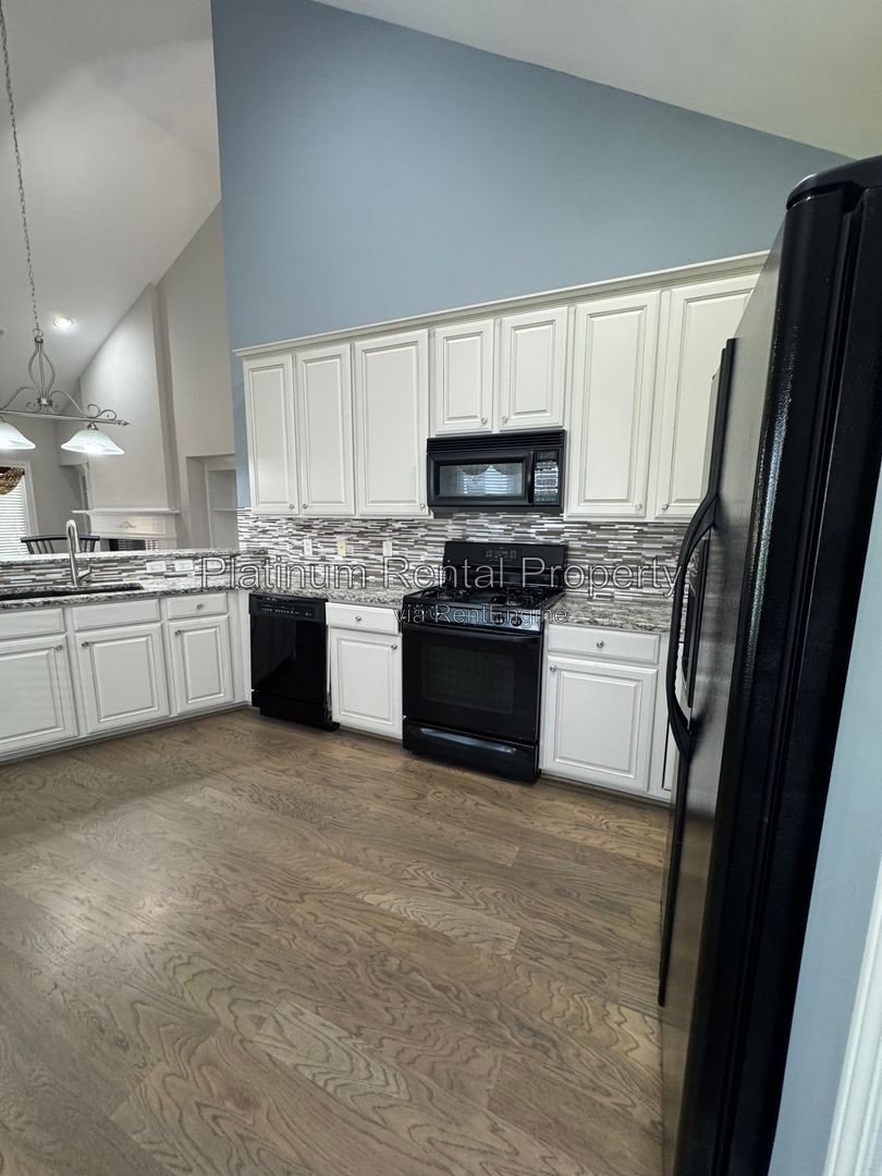 Wonderful, 3 bedroom home with primary suite on the main in one of the most sought after areas in Suwanee, by Platinum Property Management Services, Inc. property image