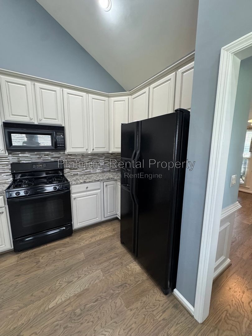 Wonderful, 3 bedroom home with primary suite on the main in one of the most sought after areas in Suwanee, by Platinum Property Management Services, Inc. property image