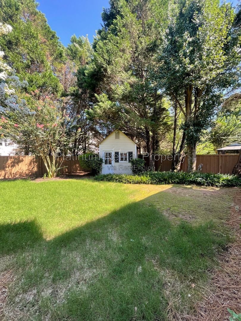Wonderful, 3 bedroom home with primary suite on the main in one of the most sought after areas in Suwanee, by Platinum Property Management Services, Inc. property image