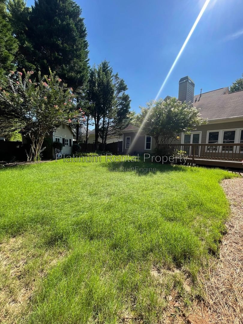 Wonderful, 3 bedroom home with primary suite on the main in one of the most sought after areas in Suwanee, by Platinum Property Management Services, Inc. property image