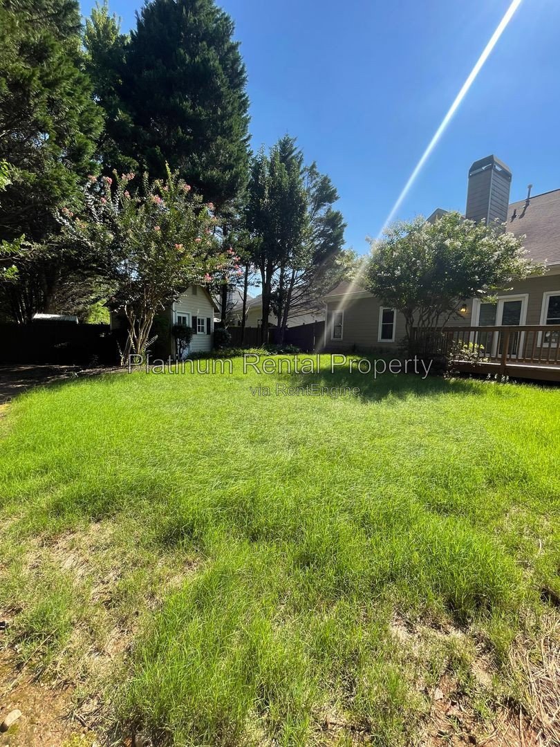 Wonderful, 3 bedroom home with primary suite on the main in one of the most sought after areas in Suwanee, by Platinum Property Management Services, Inc. property image