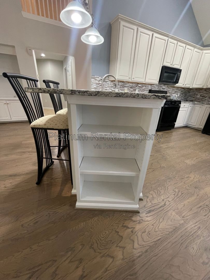 Wonderful, 3 bedroom home with primary suite on the main in one of the most sought after areas in Suwanee, by Platinum Property Management Services, Inc. property image