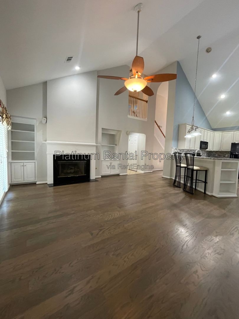 Wonderful, 3 bedroom home with primary suite on the main in one of the most sought after areas in Suwanee, by Platinum Property Management Services, Inc. property image