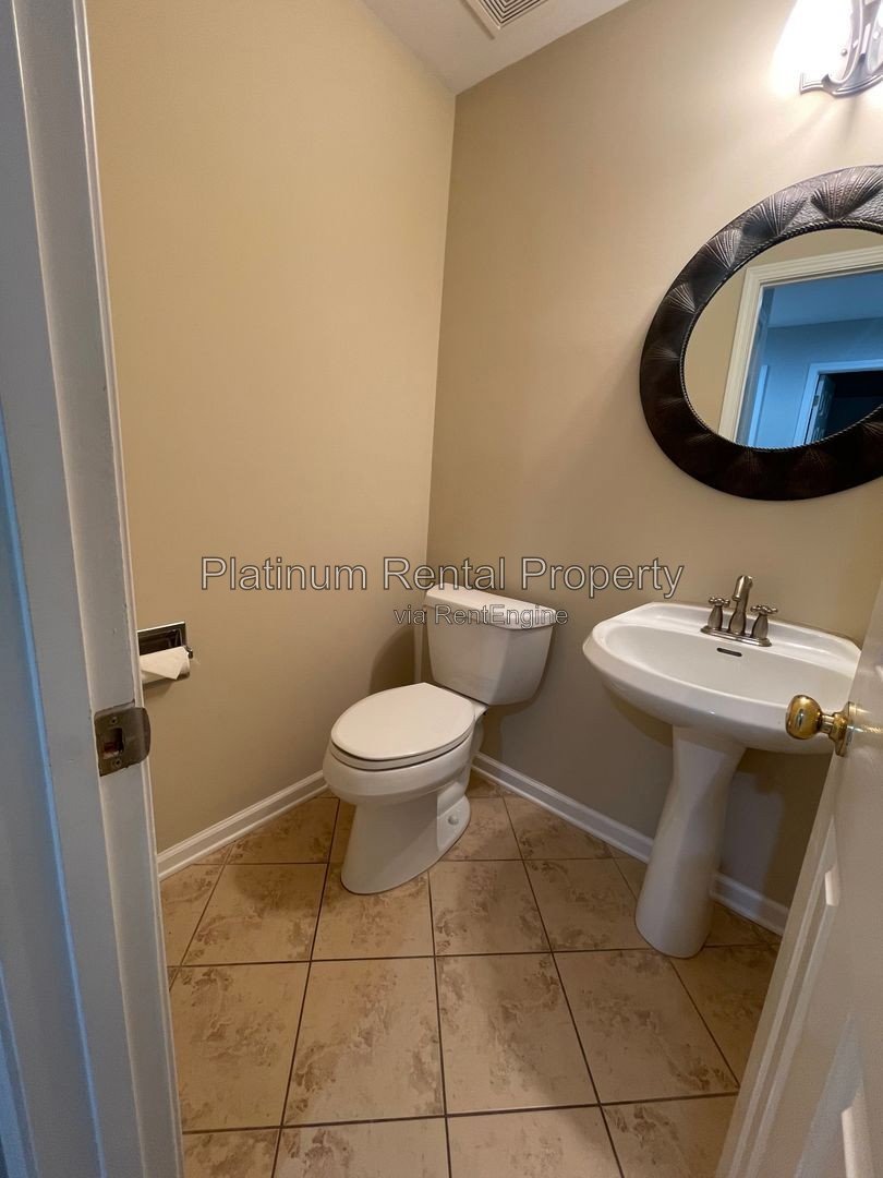 Wonderful, 3 bedroom home with primary suite on the main in one of the most sought after areas in Suwanee, by Platinum Property Management Services, Inc. property image
