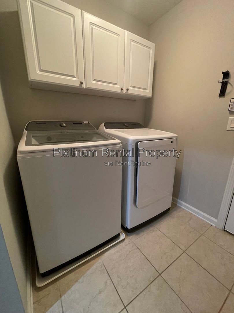 Wonderful, 3 bedroom home with primary suite on the main in one of the most sought after areas in Suwanee, by Platinum Property Management Services, Inc. property image