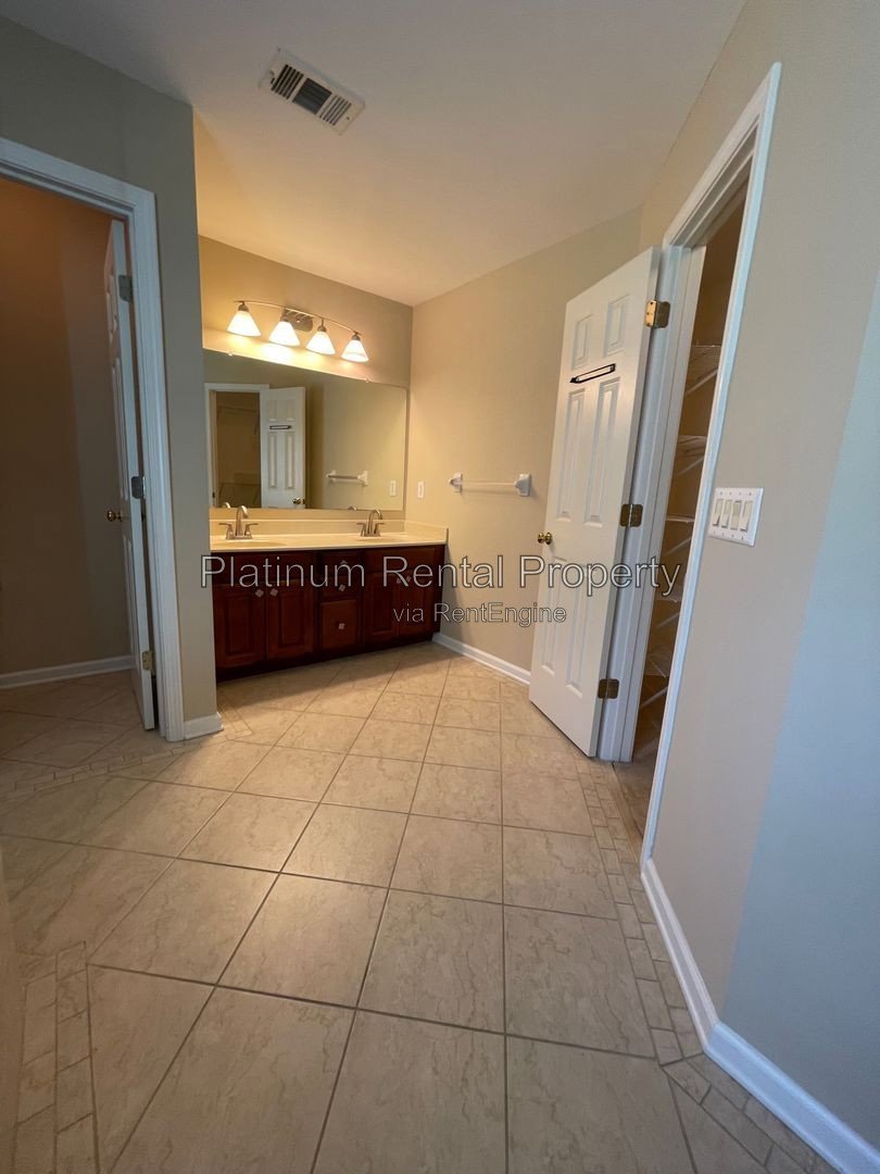 Wonderful, 3 bedroom home with primary suite on the main in one of the most sought after areas in Suwanee, by Platinum Property Management Services, Inc. property image