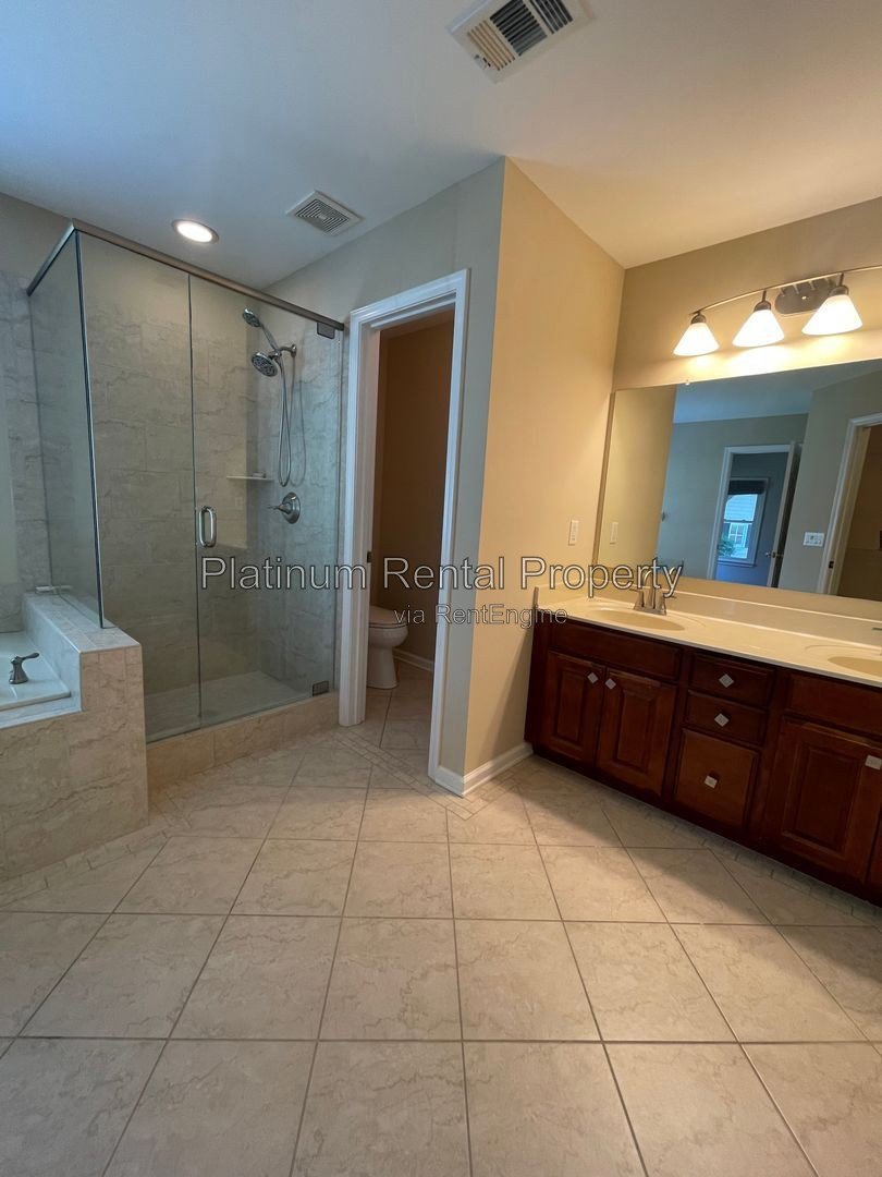 Wonderful, 3 bedroom home with primary suite on the main in one of the most sought after areas in Suwanee, by Platinum Property Management Services, Inc. property image