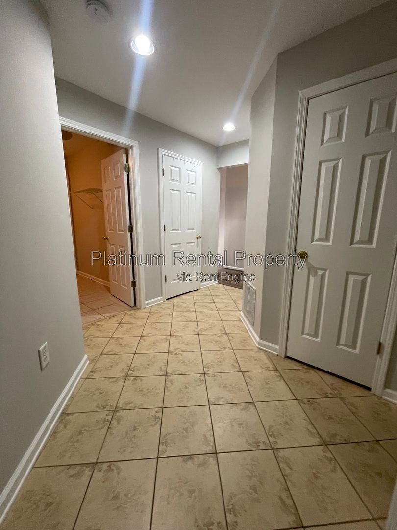 Wonderful, 3 bedroom home with primary suite on the main in one of the most sought after areas in Suwanee, by Platinum Property Management Services, Inc. property image