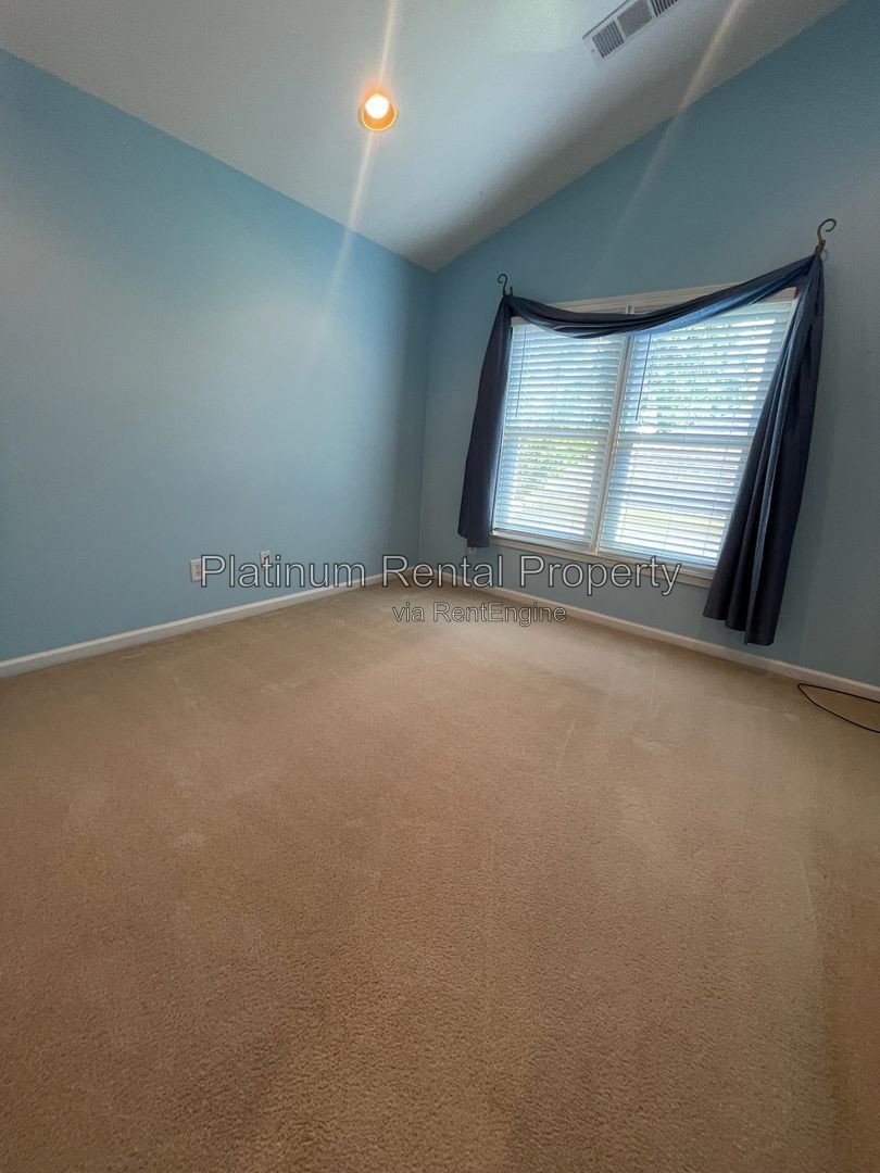 Wonderful, 3 bedroom home with primary suite on the main in one of the most sought after areas in Suwanee, by Platinum Property Management Services, Inc. property image