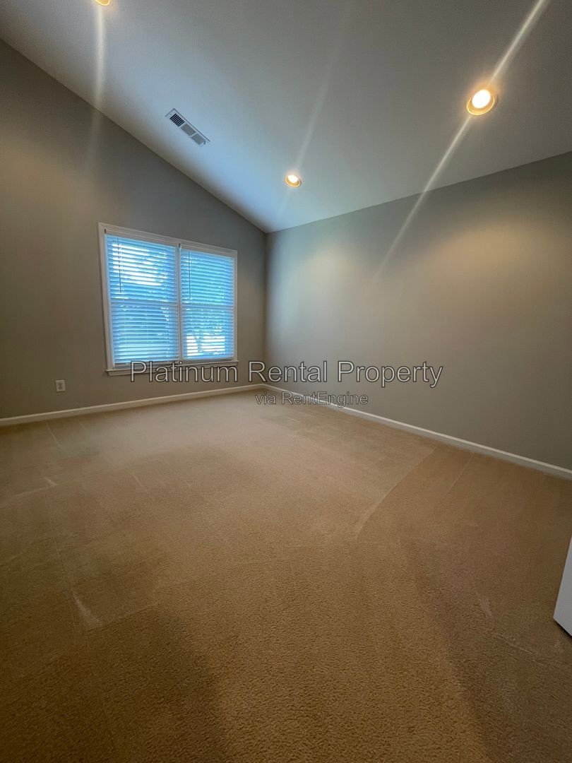 Wonderful, 3 bedroom home with primary suite on the main in one of the most sought after areas in Suwanee, by Platinum Property Management Services, Inc. property image