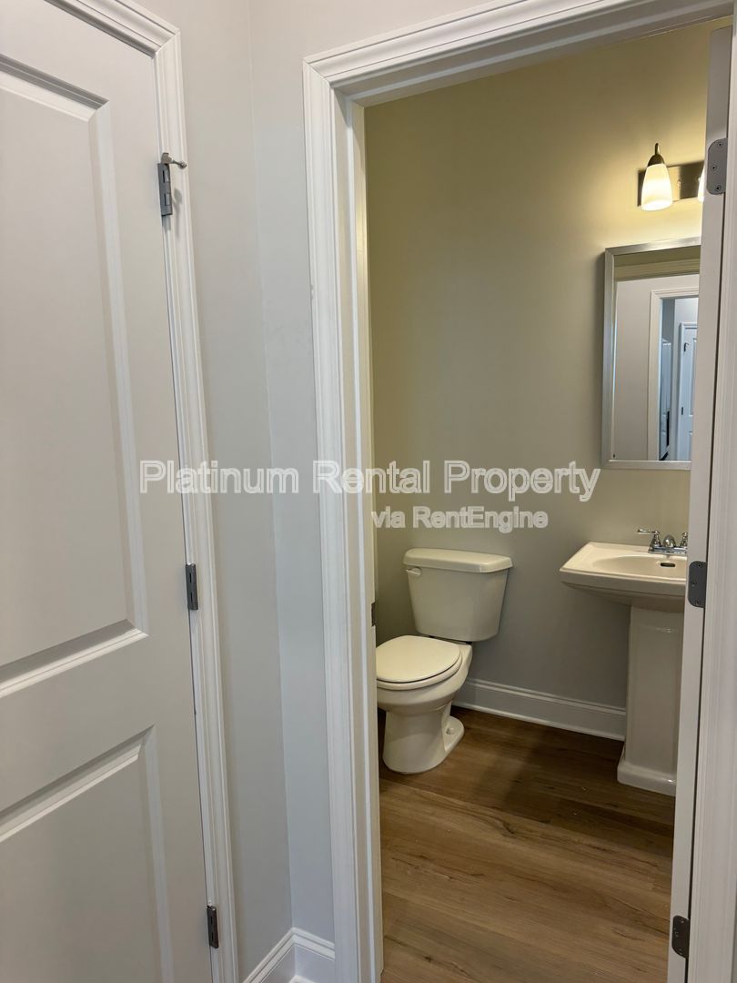 Beautiful 4 bedroom townhome in desirable Lawrenceville by Platinum Property Management Services, Inc. property image