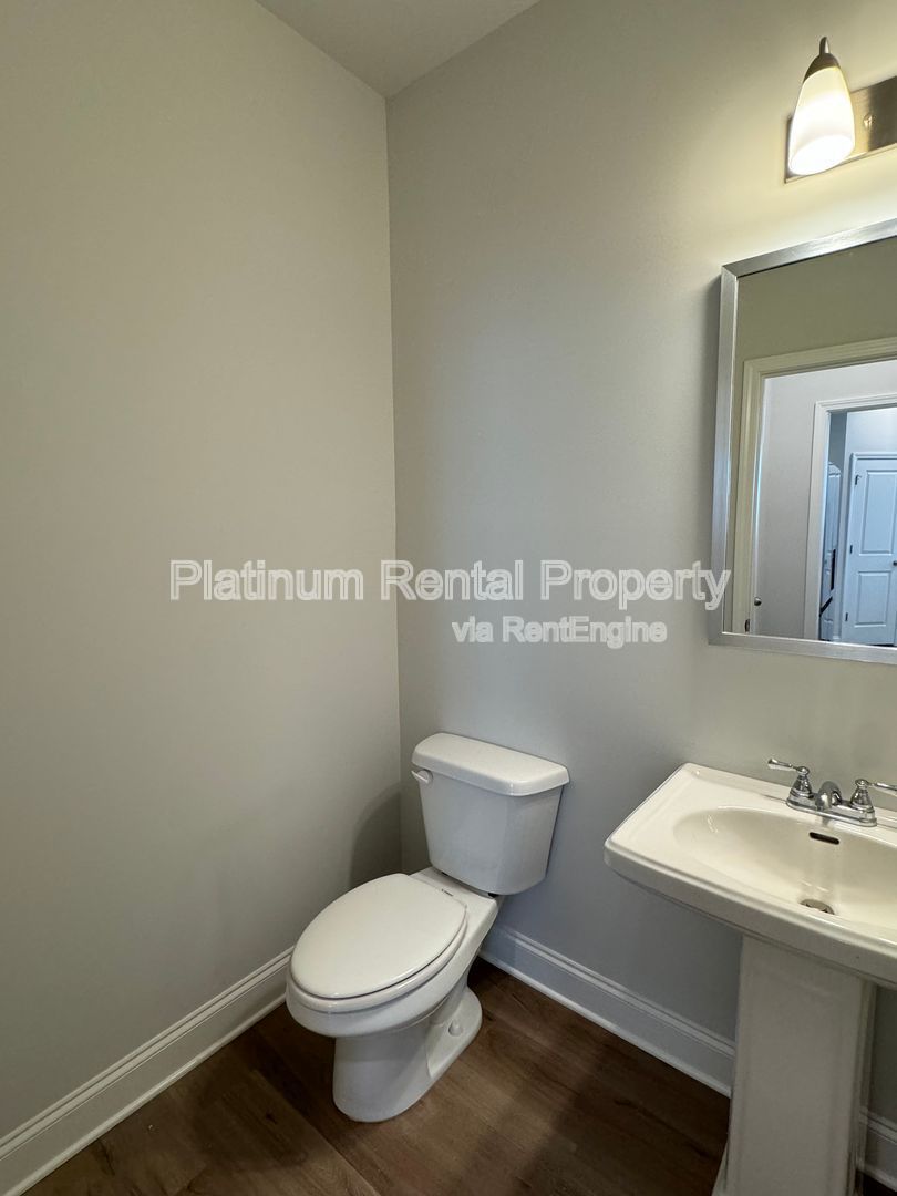 Beautiful 4 bedroom townhome in desirable Lawrenceville by Platinum Property Management Services, Inc. property image