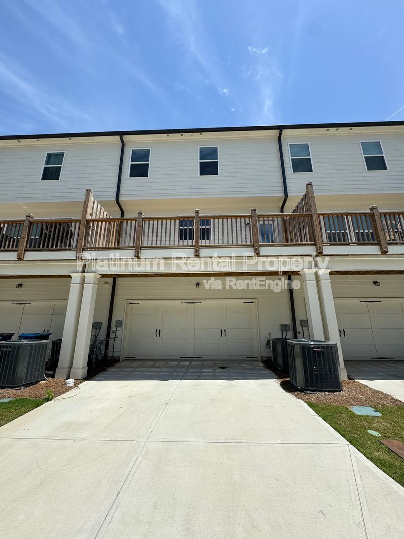 Beautiful 4 bedroom townhome in desirable Lawrenceville by Platinum Property Management Services, Inc. property image