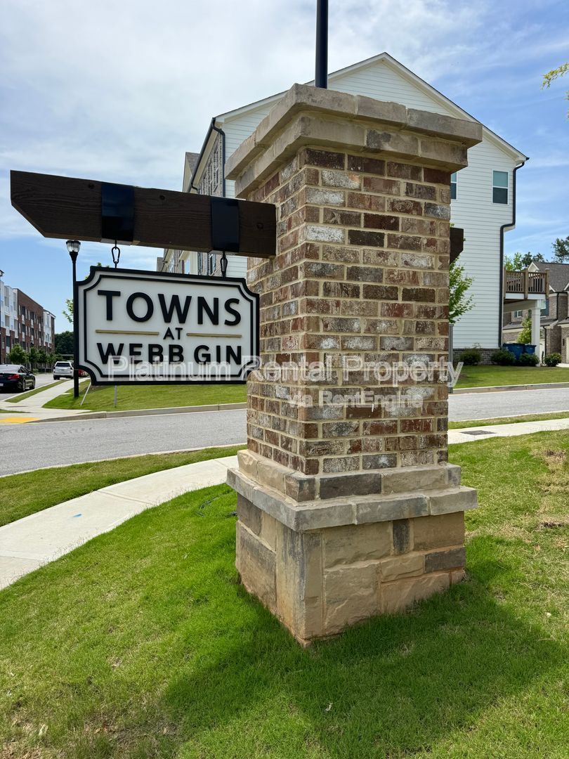 Beautiful 4 bedroom townhome in desirable Lawrenceville by Platinum Property Management Services, Inc. property image