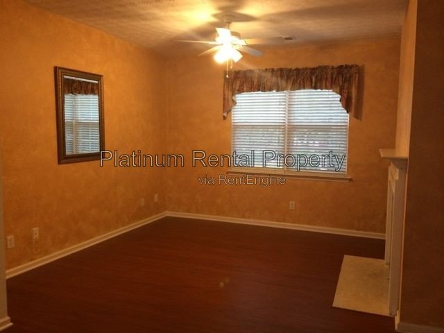 Fabulous 3 bedroom townhome in sought after Village at Weatherstone by Platinum Property Management Services, Inc. property image