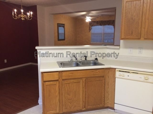 Fabulous 3 bedroom townhome in sought after Village at Weatherstone by Platinum Property Management Services, Inc. property image