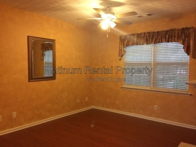 Fabulous 3 bedroom townhome in sought after Village at Weatherstone by Platinum Property Management Services, Inc. property image